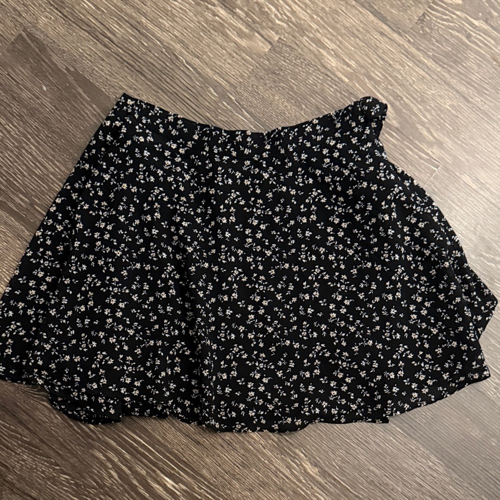Forever 21 Black Floral Circle Skirt